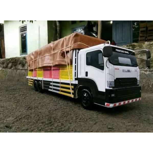 Miniatur truck ISUZU GIGA Tronton Loss bak.
