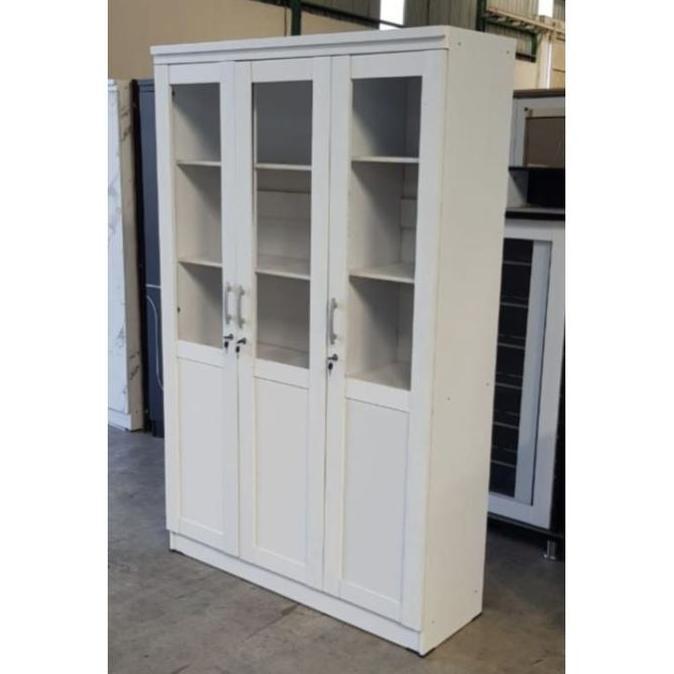 PROMO - (KHUSUS SURABAYA) LEMARI HIAS / RAK BUKU / LEMARI TAS KACA 2 3 PINTU