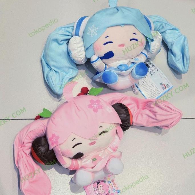 MINISO Bantal Sofa Plush / Boneka HATSUNE MIKU / KAGAMINE LEN / KAGAMINE RIN (Bantal / Boneka MIKU)