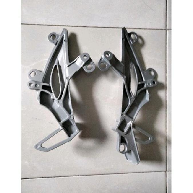 dudukan footstep belakang supra x 125 helm in Terlaris