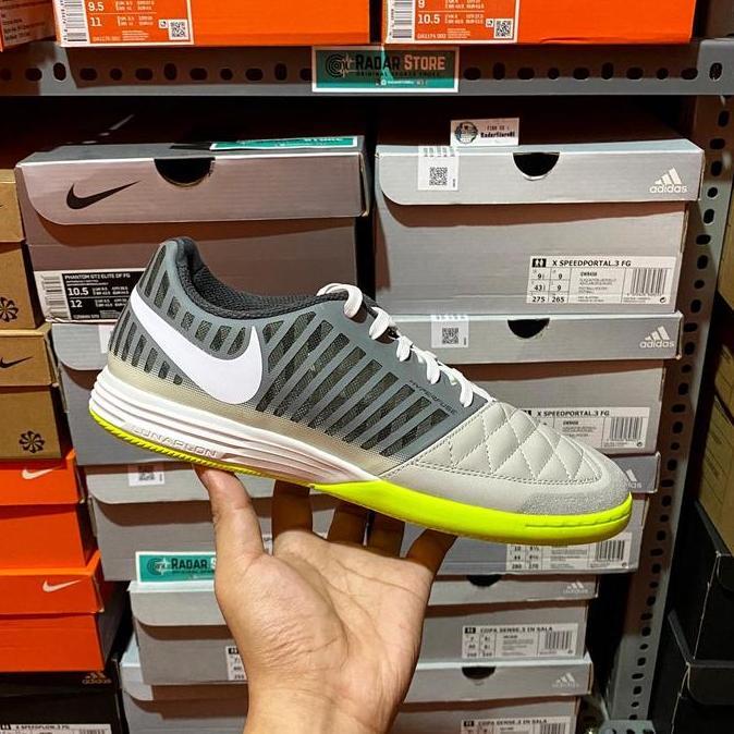 Sepatu Futsal Nike LunarGato II IC Grey White 580456-010 Original BNIB CO