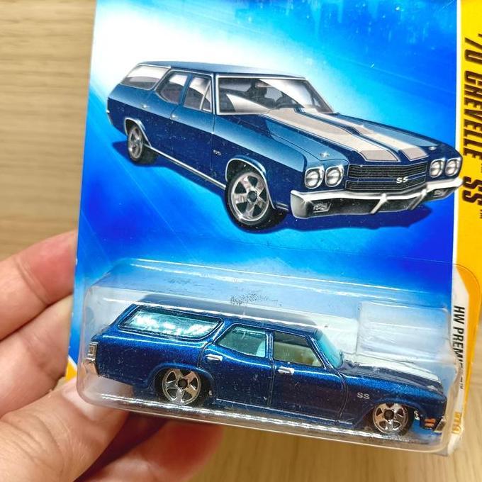 hot wheels 70 chevelle ss wagon biru