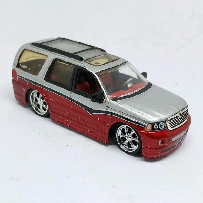 JADA TOYS LINCOLN NAVIGATOR DUBCITY LOOSE DIECAST 1/64 NO MULUS (S)