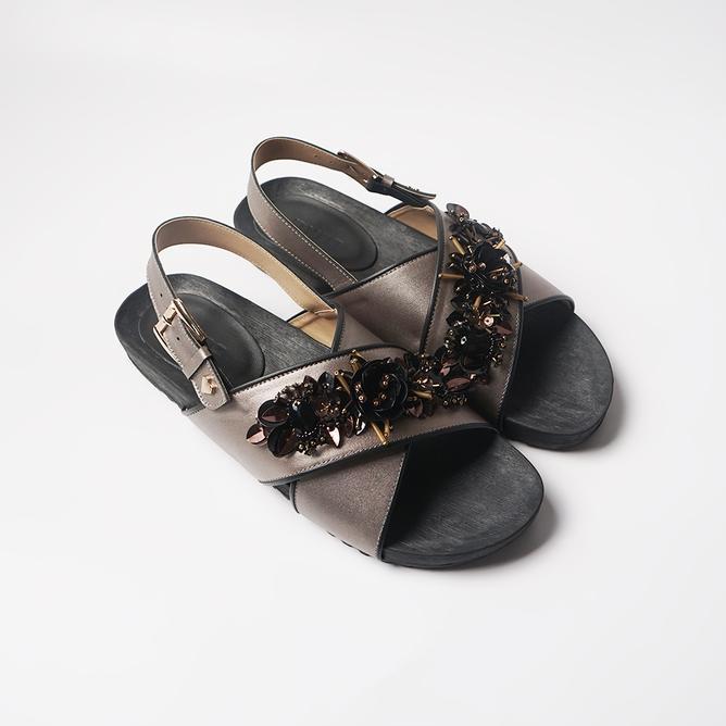 Pvra Sandal Wanita Cavvami Bronze Bla
