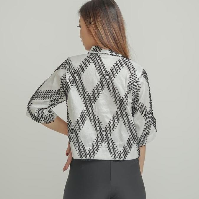 Gabrielle Cropped Shirt Top Kemeja ATBM Putih Hitam PO