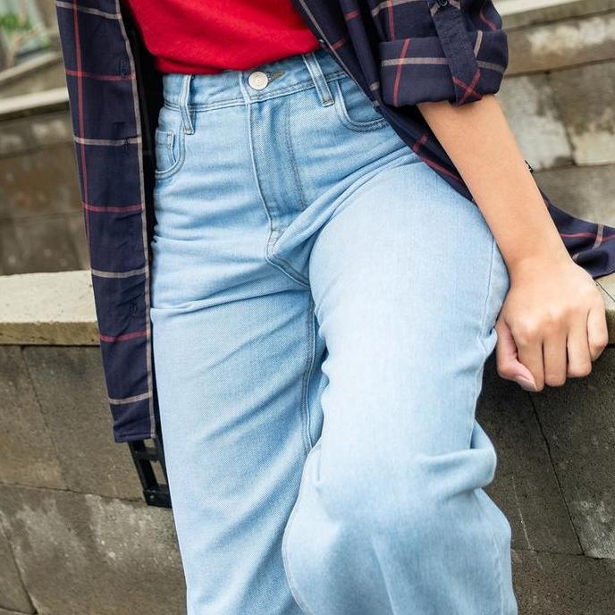 C2 Turley Blue Straht Cut Jeans Wanita