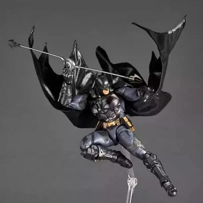 Factory Kaiyodo Amazing Yamaguchi Revoltech Batman Arkham Knight Ver. Anime Action Figures Collectio