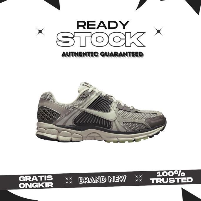 Nike Wmns Zoom Vomero 5 Cobblestone