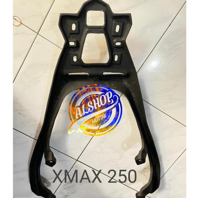 BRACKET XMAX 250 / BREKET BOX XMAX 250 DUDUKAN BOX YAMAHA XMAX 250 KODE 895