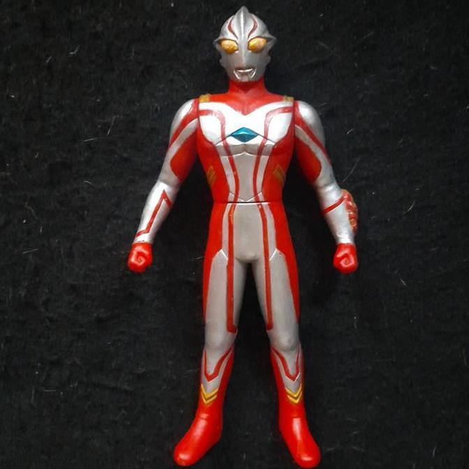 UHS Ultra Hero Series 16 Cm Ultraman Mebius by Bandai 2009
