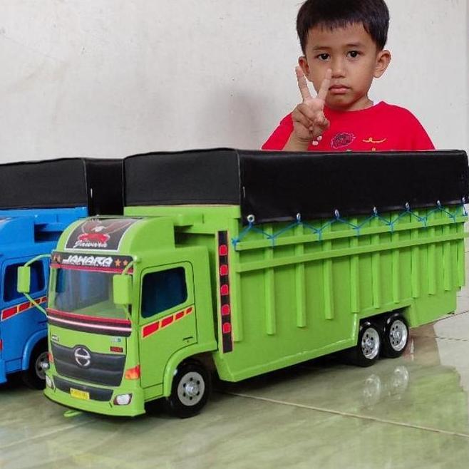 Miniatur Mobilan Truk Oleng Kayu Tronton Hino Mobil Mainan Anak Laki