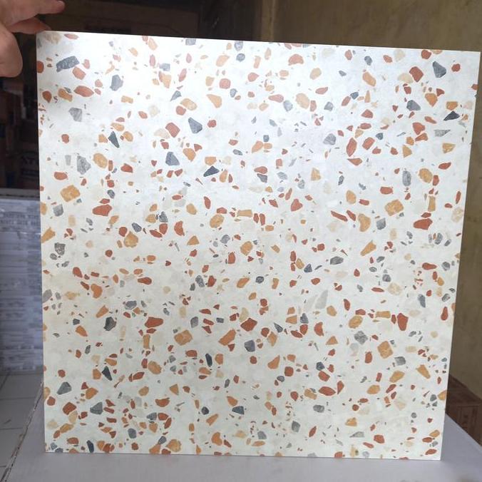 KERAMIK 50X50 TERASO MILAN HABITAT CUTTING PUTIH CREAM MOTIF