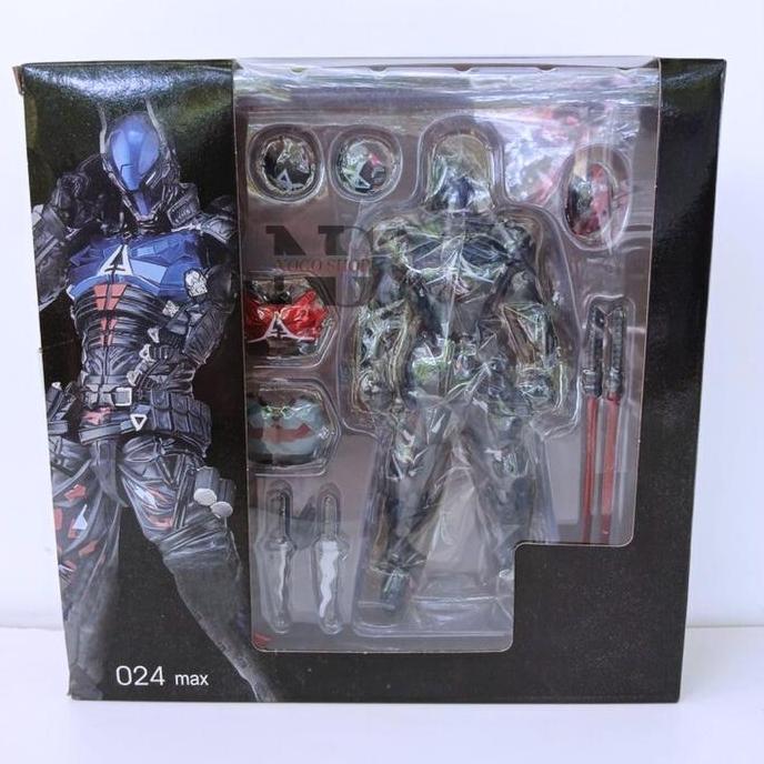 Revoltech Batman Arkham Knight Amazing Yamaguchi Series Kualitas Terbaik Harga Termurah