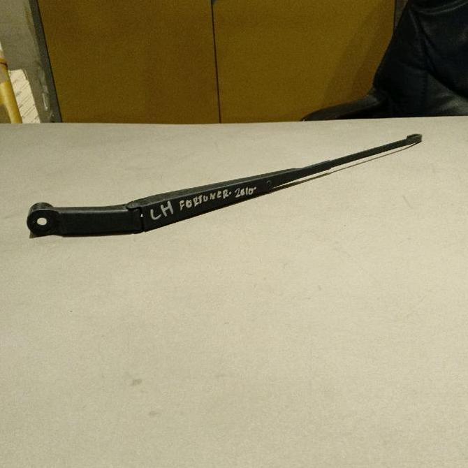 Arm Gagang Wiper Depan Kiri Fortuner 2005 2007 2009 2010 2011 2012 2013 2014 Original Bekas