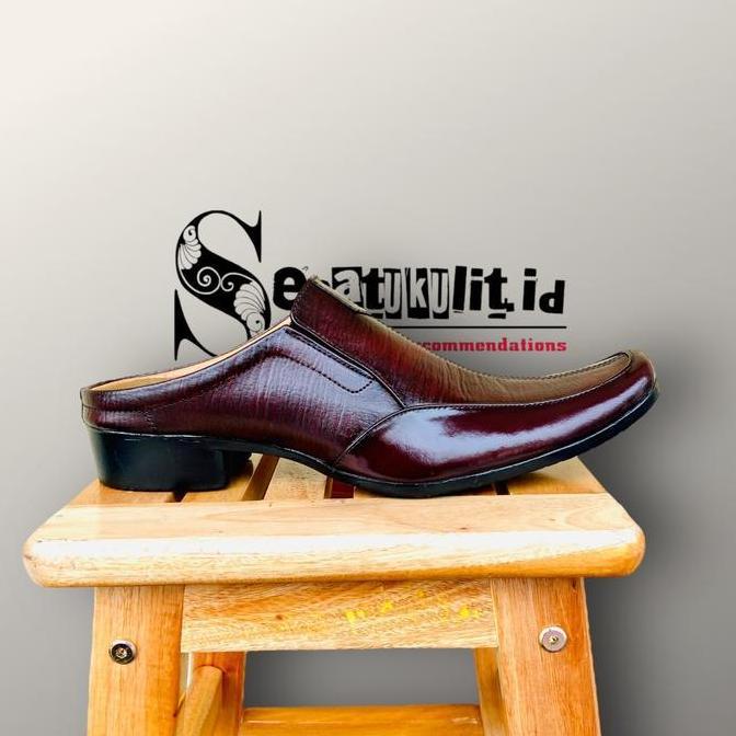 Bustong Formal Sandal Sepatu Pantofel Full Kulit Hitam Daltu Pria Sol Karet Anti Slip Ujung Lancip S