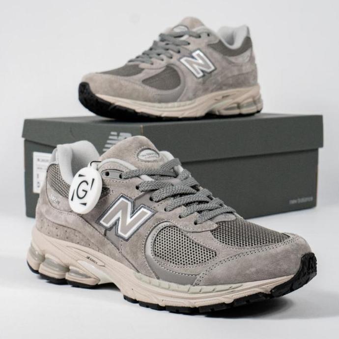 Sepatu NB 2002R Marblehead Lht Grey Sneakers Authentic