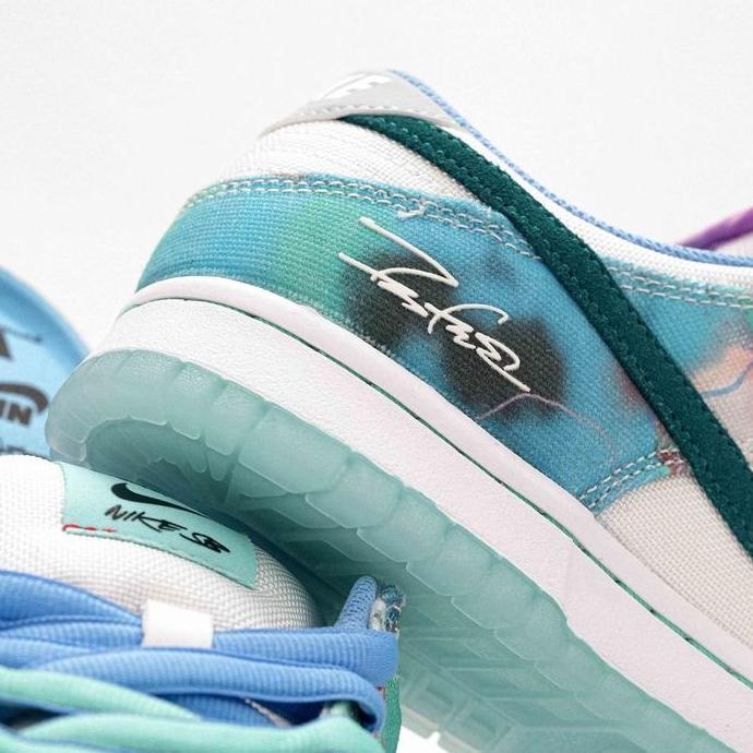 Dunk Low SB Bleached Aqua x Futura Laboratories (100% Authentic)