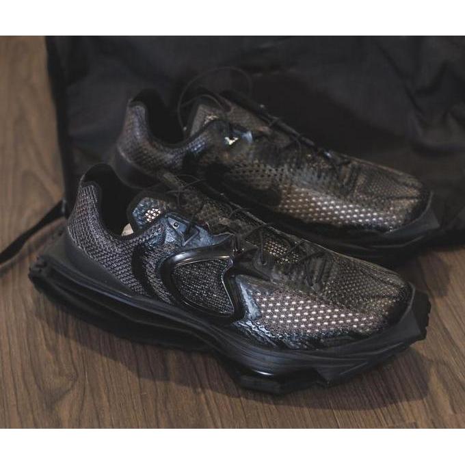 Nike Zoom X MMW 4 Black & Adidas Yeezy Wave Runner Orinal