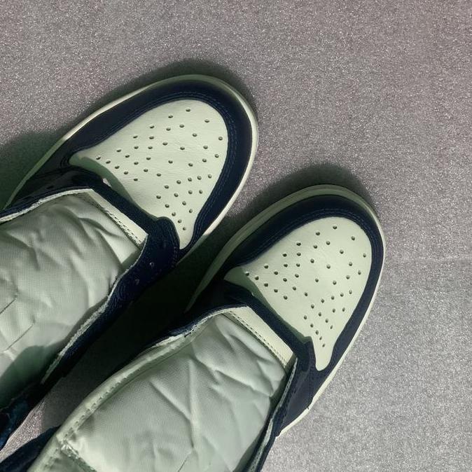 AIR JORDAN 1 UNC OBSIDIAN BLUE