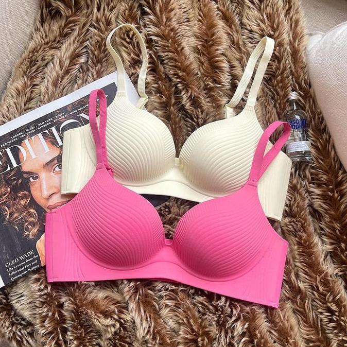 Bra Tanpa Kawat Seamless Breathable Sayap Lebar Nyaman Halus Polos Busa Bh Wanita Tipis Lembut