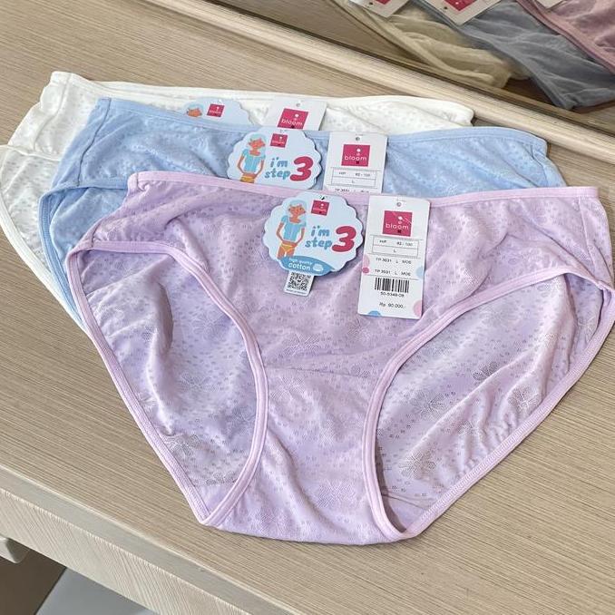 Wacoal Bloom Step 3 Junior Midi Panty TP 3531 Katun Celana Dalam Remaja