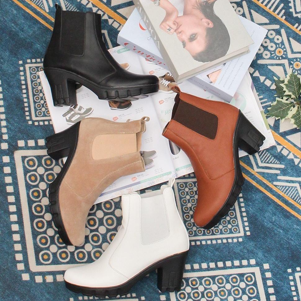 CUCI GUDANG Hertz - Sepatu Boots Wanita V 3371 Heels Wanita Trendi Berkualitas Warna Hitam