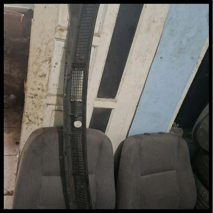 BEST DEAL COVER TUTUP WIPER KISI KISI BAWAH KACA DEPAN ALL NEW COROLLA AE111 AE112 96-2000 