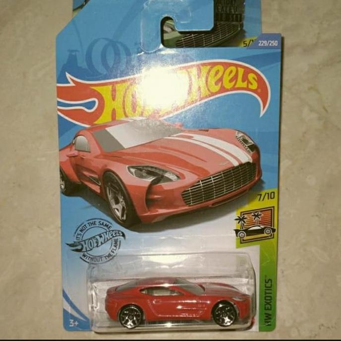 hotwheels aston martin one 77 merah