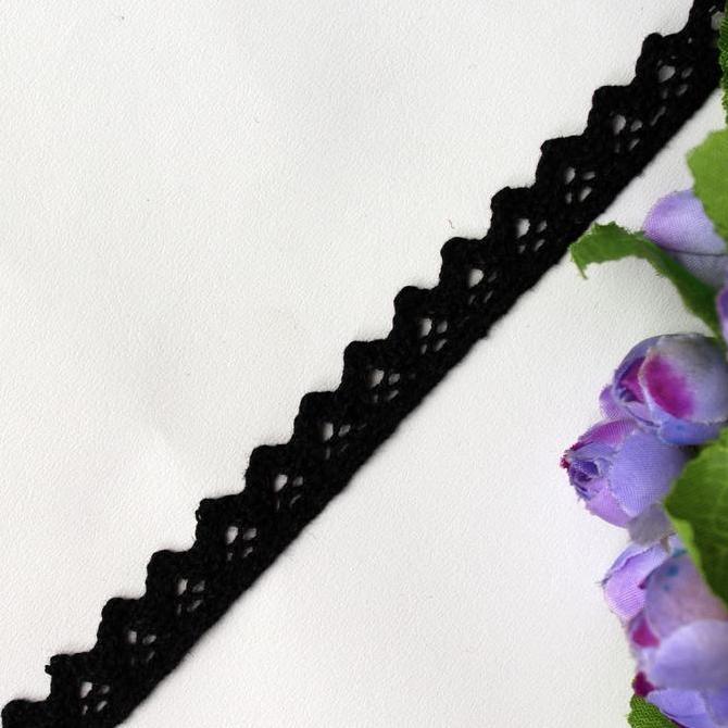 per pak 300 yard. renda rajut warna hitam lebar 1.5cm