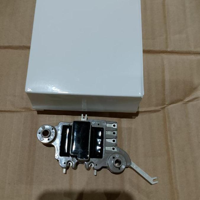 IC REGULATOR (VOLTAGE REGULATOR/IC DINAMO AMPERE) HINO JO8C~IVR-256 - GRADE