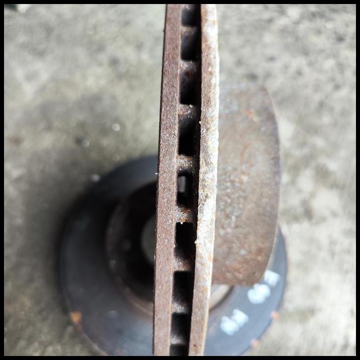 TERMURAH DISC BRAKE DEPAN BMW E90 COPOTAN 