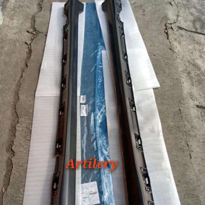 Side Skirt Innova Tipe V Original