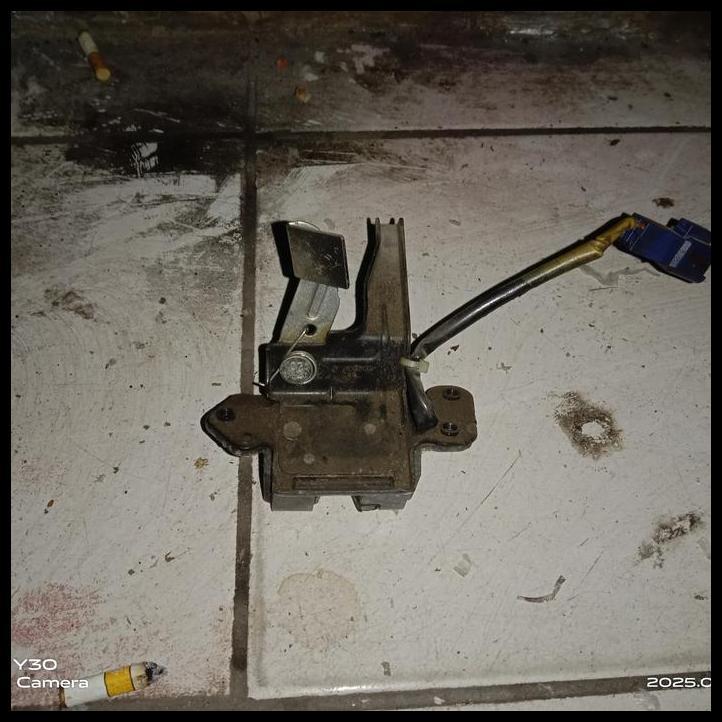 TERLARIS DOOR LOCK BAGASI YARIS BAKPAO 2007-2013 ORIGINAL