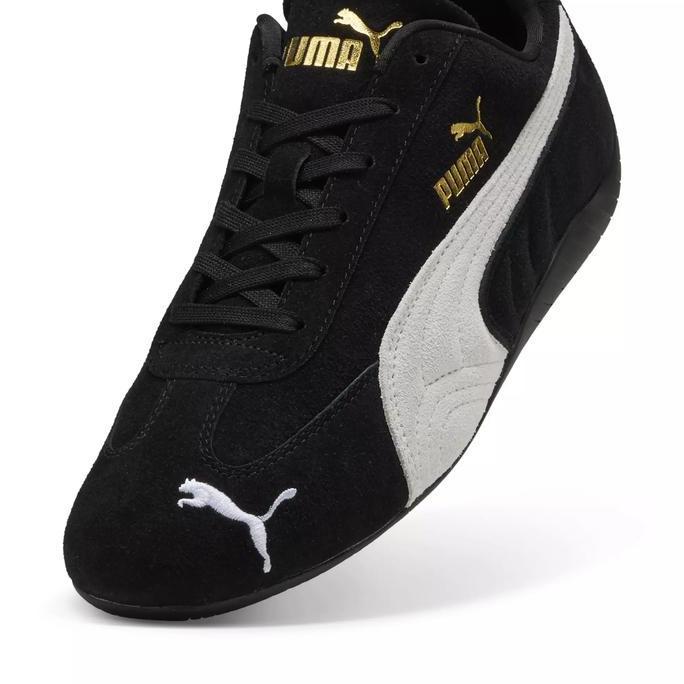 Puma Sepatu Sneakers Speedcat Og Black White Unisex Suede Casual Sneakers dengan Desain Hitam Putih 