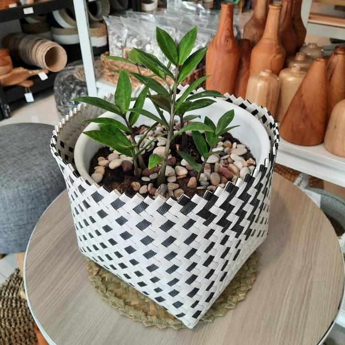* COVER POT PLASTIK / KERANJANG ANYAMAN PLASTIK / COVERPOT ANYAM G03 //