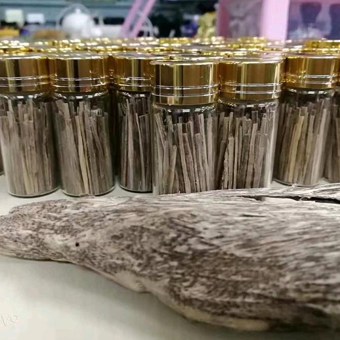 kayu Agarwood gaharu chip  wangi perbotol