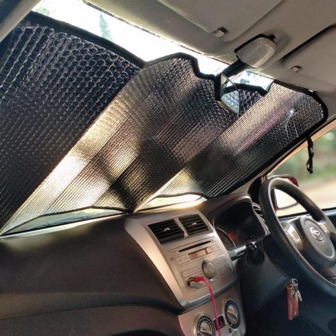 tutup kaca depan mobil