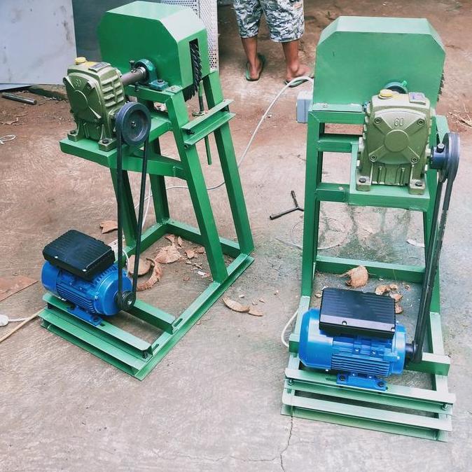 Mesin pengupas / kupas batok kelapa