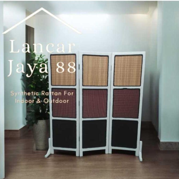Sketsel Ruangan Rotan Sintetis 3 Panel Tinggi 170 Cm