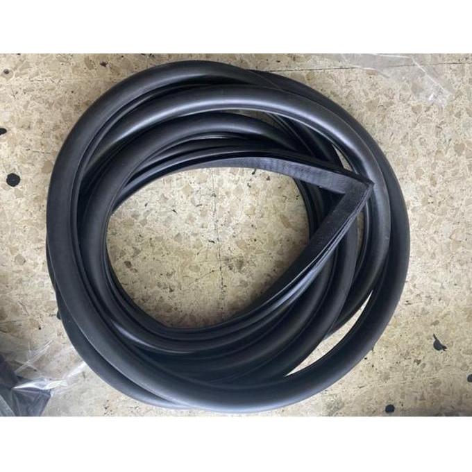 Promo 1pc Karet Pintu Colt T-120 Colt T120 - karet pintu depan Diskon