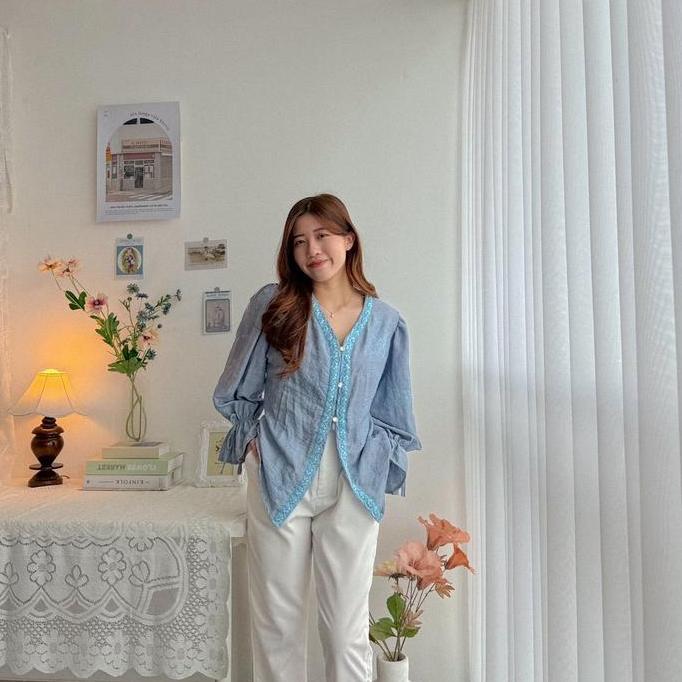 Ezra Kebaya Embroidered Blouse Wanita