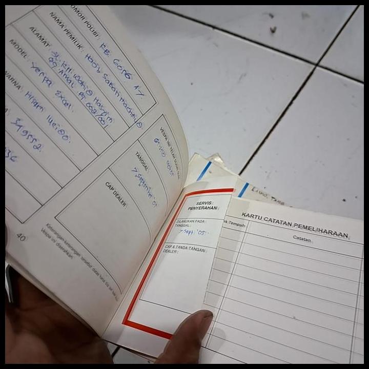 DISKON BUKU PETUNJUK DAN PEMAKAIAN VESPA EXCEL 150 ORIGINAL BEKAS BAGUS WARNA MOTOR BLACK LUCIDO !