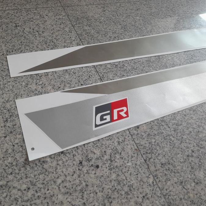 Stiker Body Samping Mobil Toyota Fortuner 2022 Gr Sport