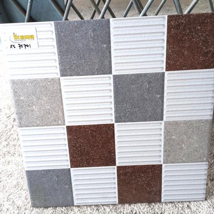 KERAMIK LANTAI 40X40 KASAR PUTIH ABU-KERAMIK LANTAI KASAR 40X40 IKAD