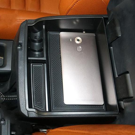 Armrest Storage Box Center Innova Reborn / Venturer 2016 - Up