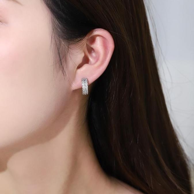 Kyuu- Anting Jepit Putih Cantikk Hadiah Perhiasan Anting Titanium