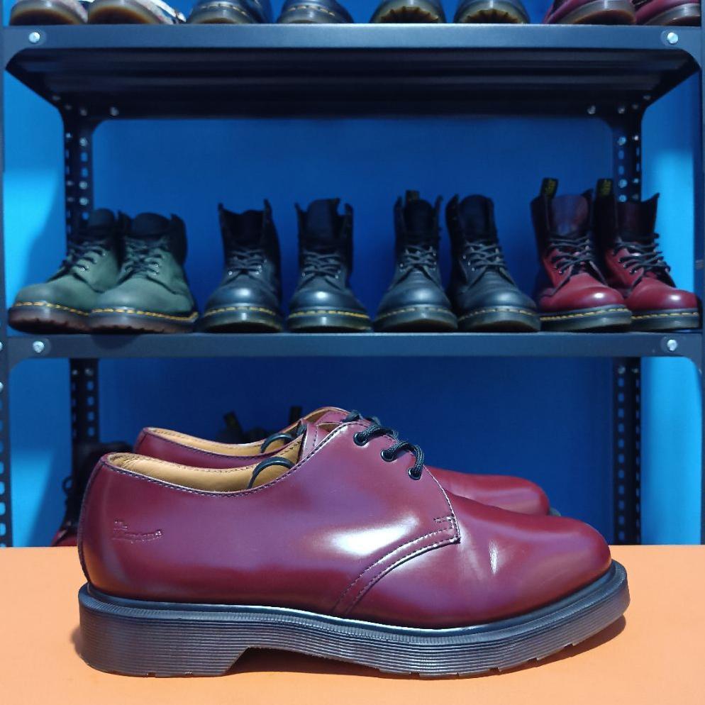 Laris Manis Dr. Martens 10078 1461 Red Cherry Smooth PW Size 43 docmart dr. martens black burgundy H