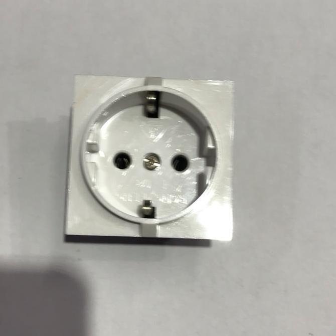 Colokan output ups / Stopkontak ups / Outlet Ups ica copotan ups ica