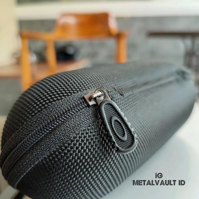 hardcase case kacamata oakley xmetal soft vault