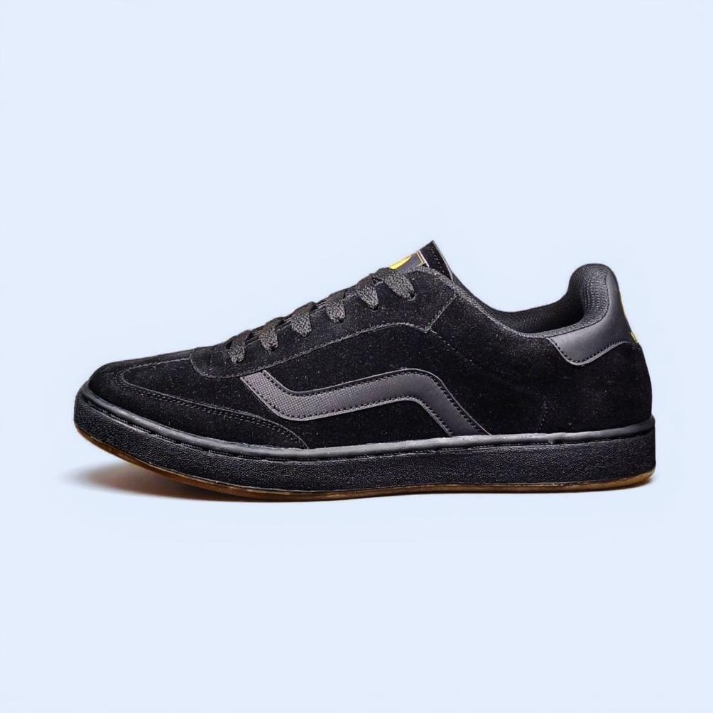 Full Black - Sepatu Sneakers Classic Casual Pria Wanita - Full Black Casual Sneakers Shoes